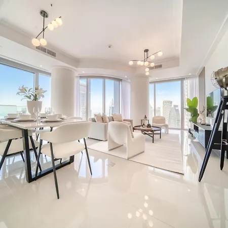 Downtown Luxury - Stunning Burj Khalifa & Sea View - 5 Minutes Walk To Dubai Mall Room photo