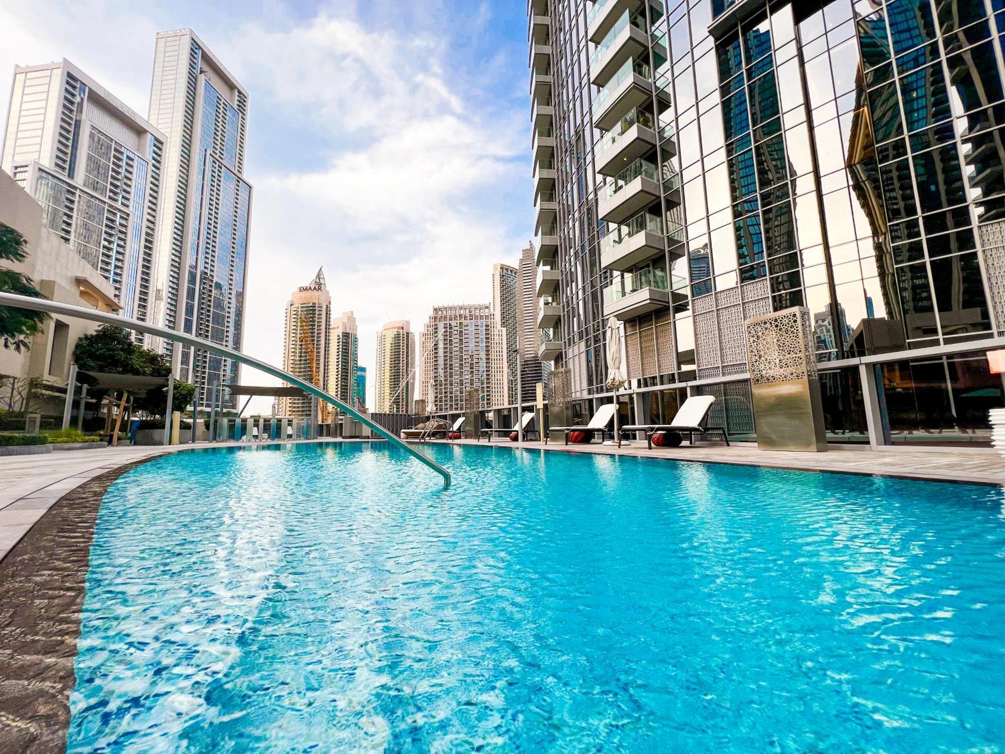 Downtown Luxury - Stunning Burj Khalifa & Sea View - 5 Minutes Walk To Mall Дубай