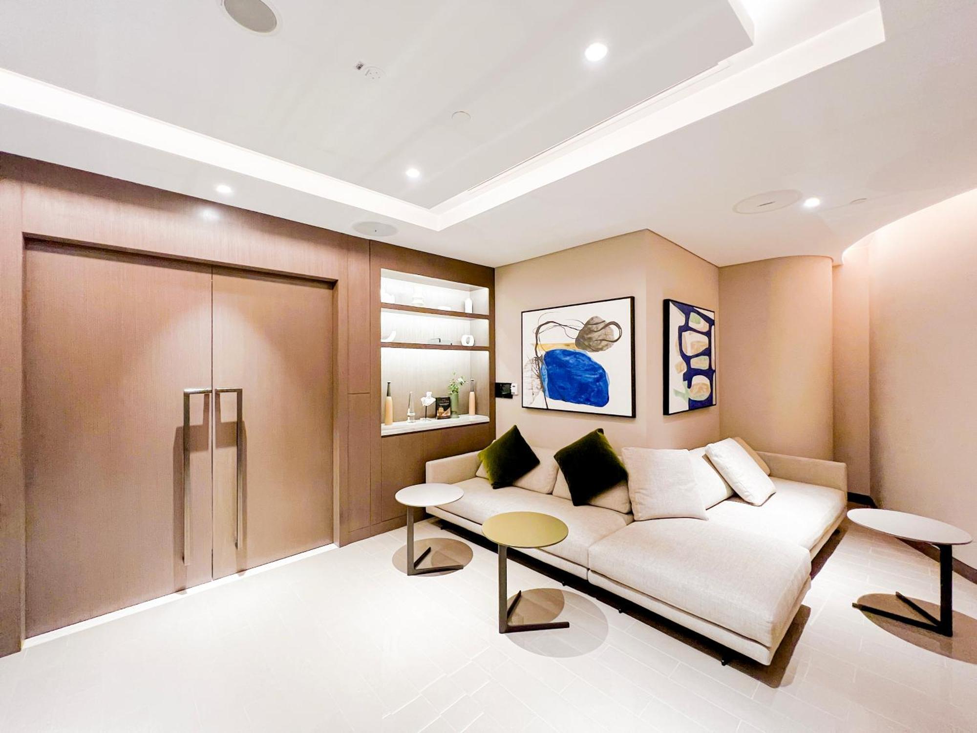 Downtown Luxury - Stunning Burj Khalifa & Sea View - 5 Minutes Walk To Mall Apartment