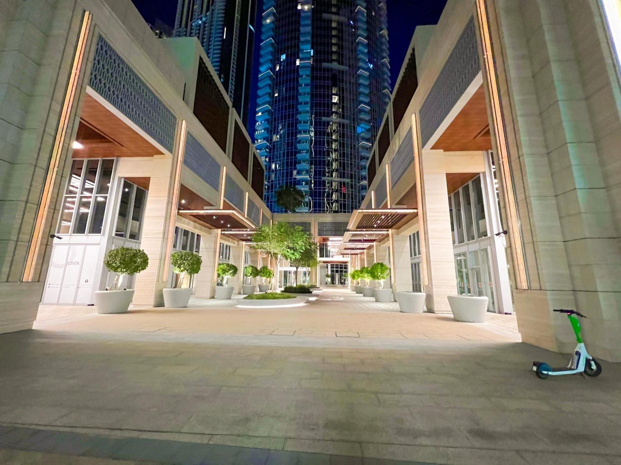 Apartment Downtown Luxury - Stunning Burj Khalifa & Sea View - 5 Minutes Walk To Mall *