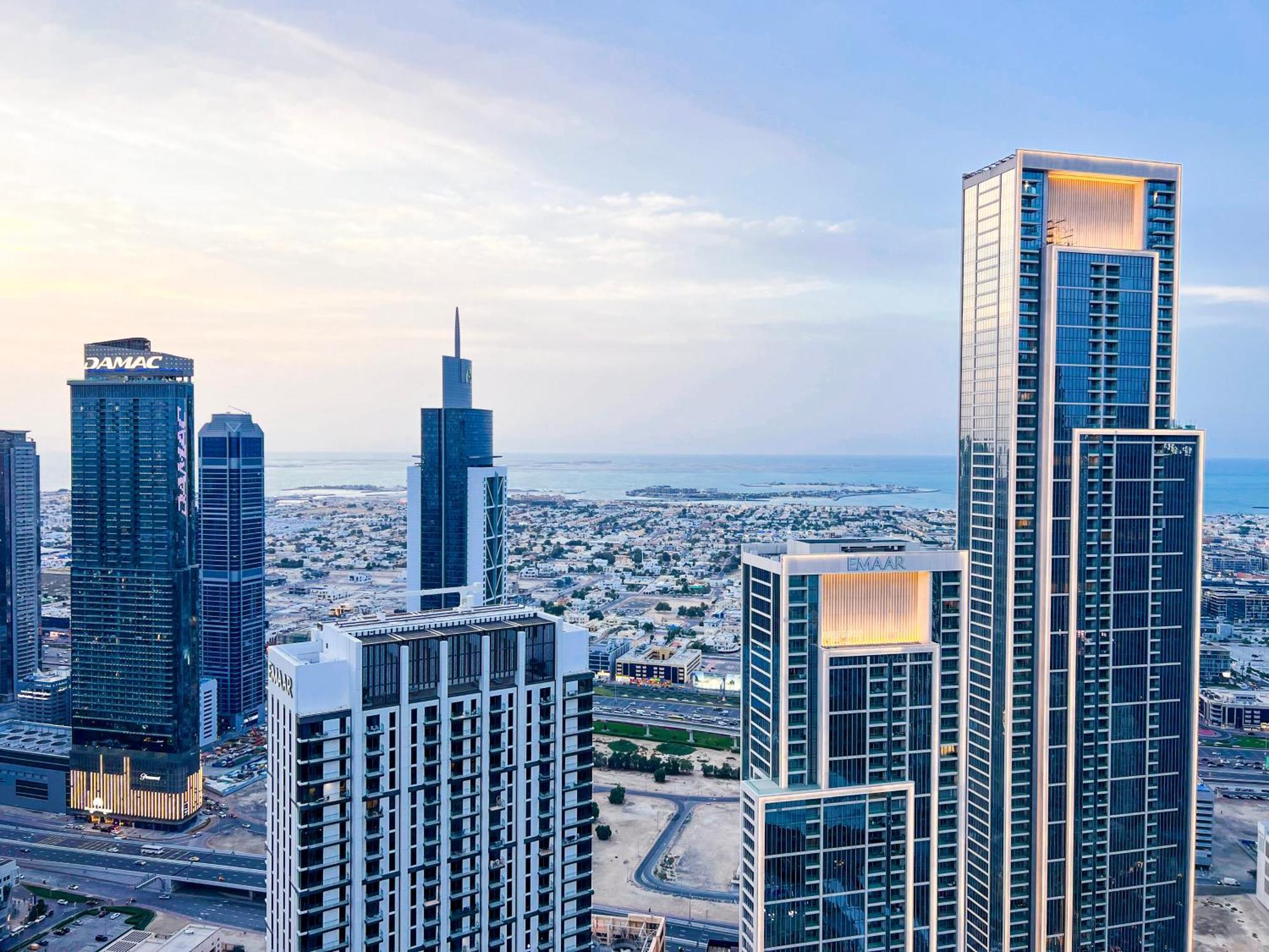 Downtown Luxury - Stunning Burj Khalifa & Sea View - 5 Minutes Walk To Mall * Дубай