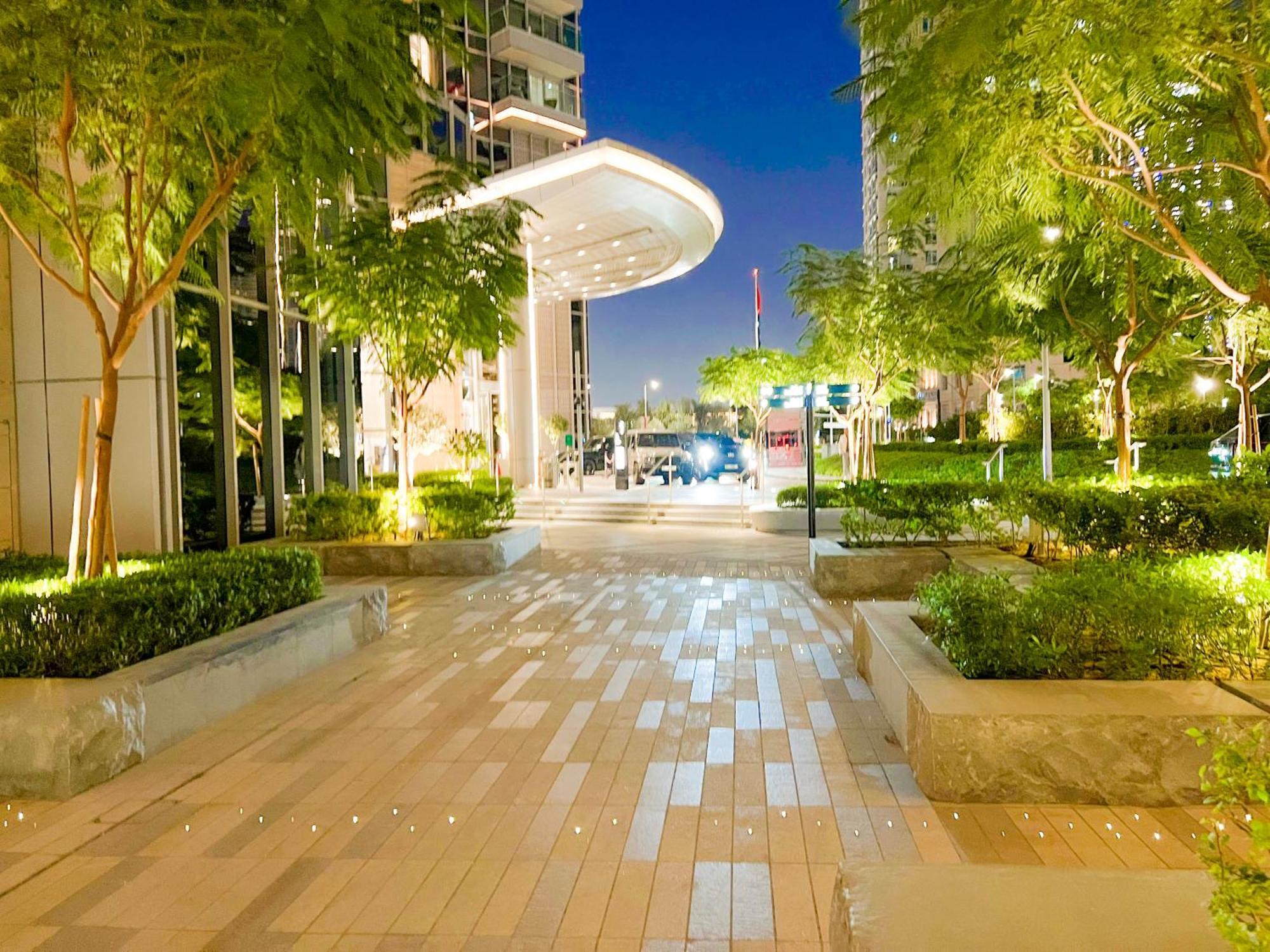 Downtown Luxury - Stunning Burj Khalifa & Sea View - 5 Minutes Walk To Mall * Дубай