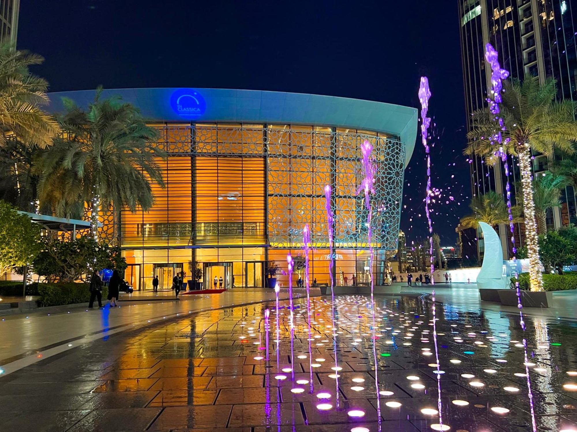 Апартаменты Downtown Luxury - Stunning Burj Khalifa & Sea View - 5 Minutes Walk To Mall