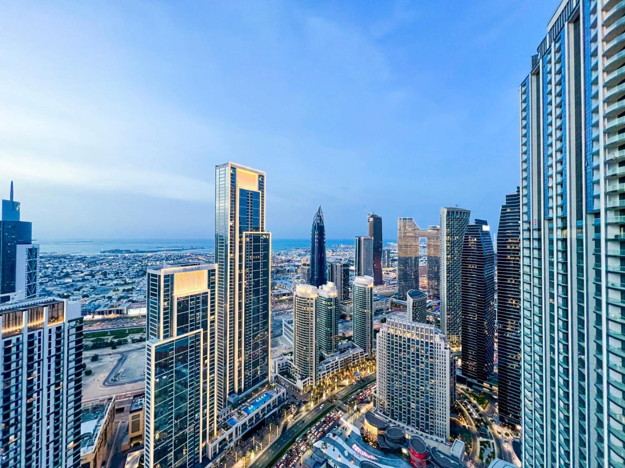 Apartment Downtown Luxury - Stunning Burj Khalifa & Sea View - 5 Minutes Walk To Mall *