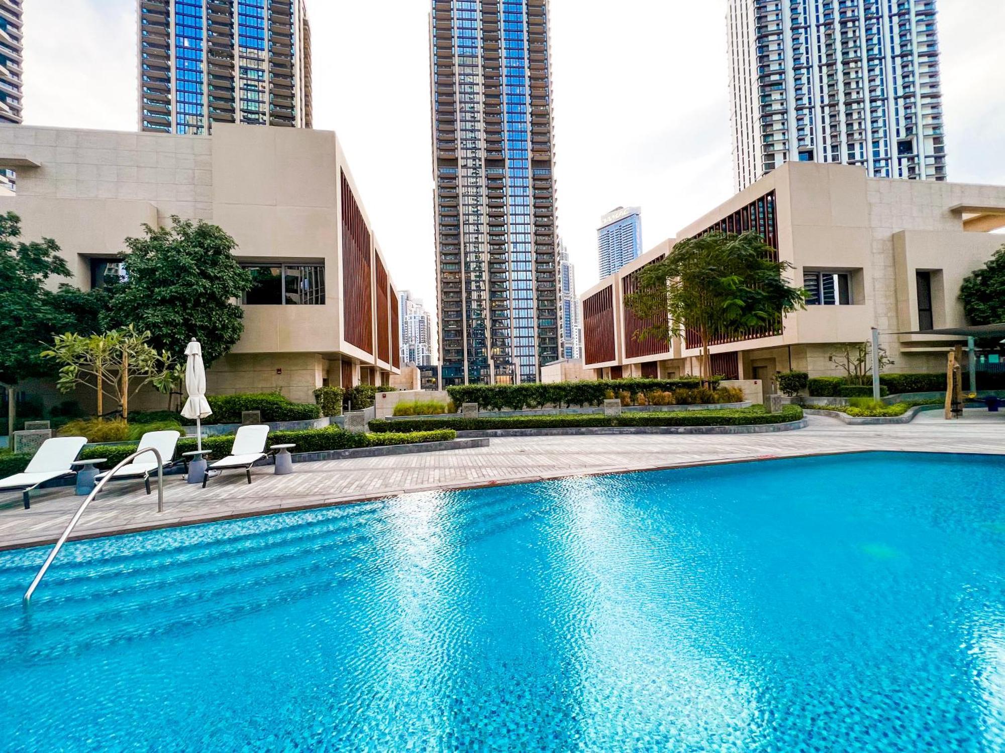 Apartment Downtown Luxury - Stunning Burj Khalifa & Sea View - 5 Minutes Walk To Mall