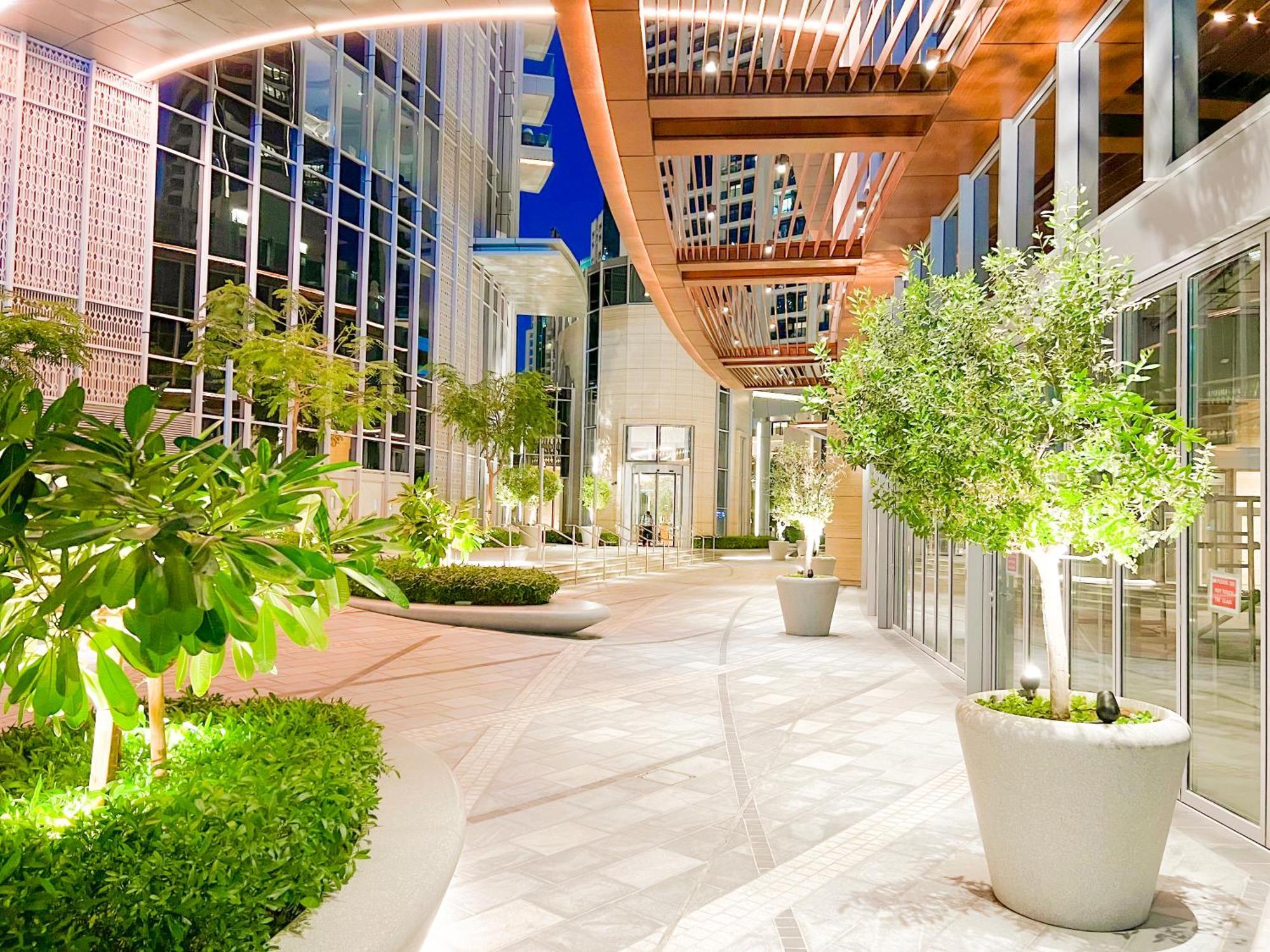 Апартаменты Downtown Luxury - Stunning Burj Khalifa & Sea View - 5 Minutes Walk To Mall