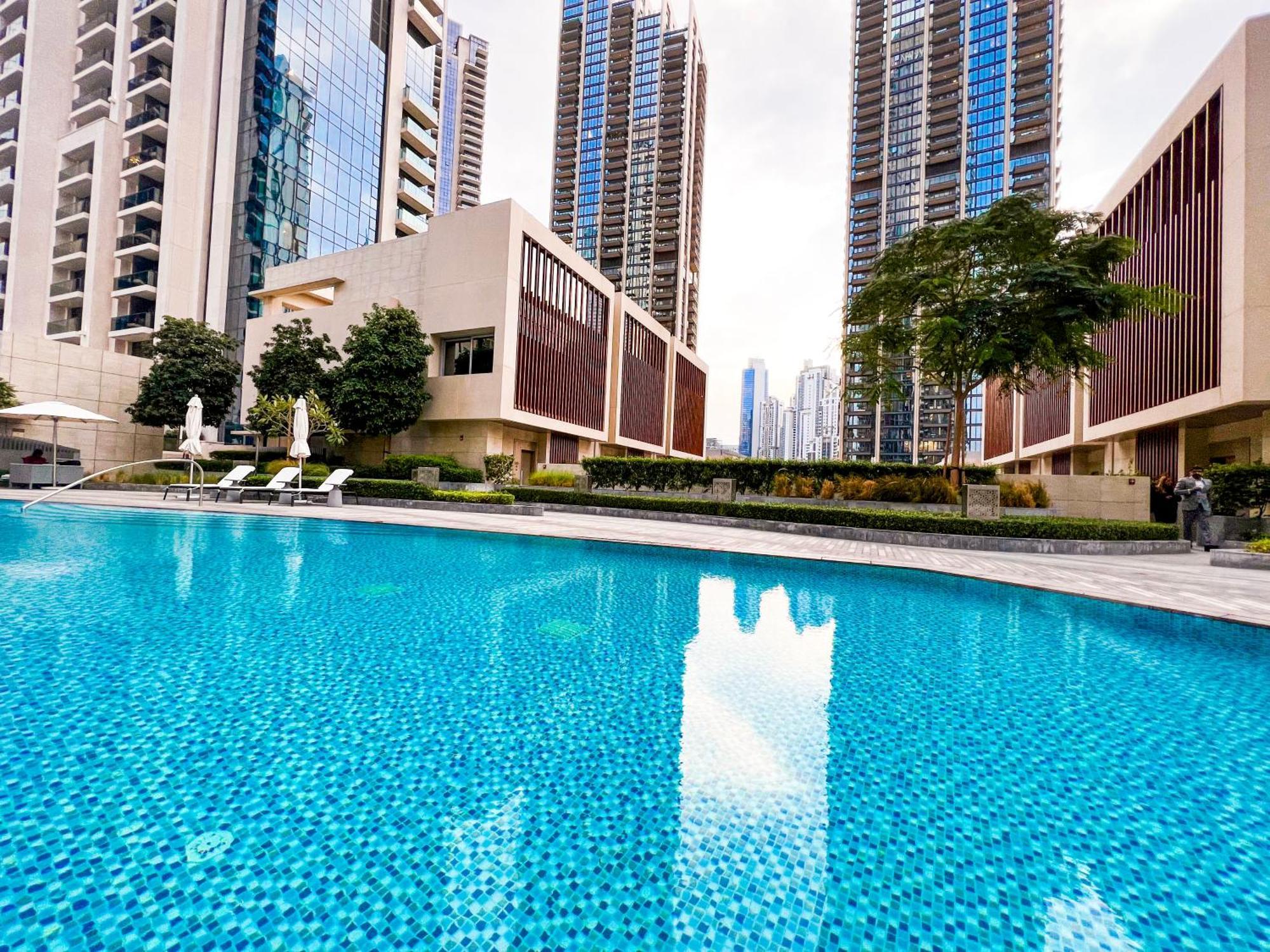 Downtown Luxury - Stunning Burj Khalifa & Sea View - 5 Minutes Walk To Mall Apartment *