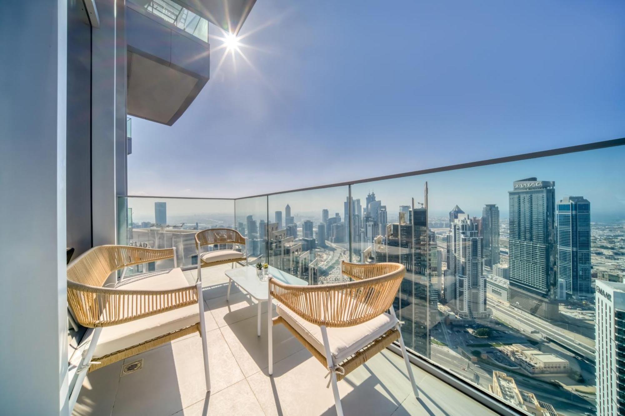 Downtown Luxury - Stunning Burj Khalifa & Sea View - 5 Minutes Walk To Mall Apartment *