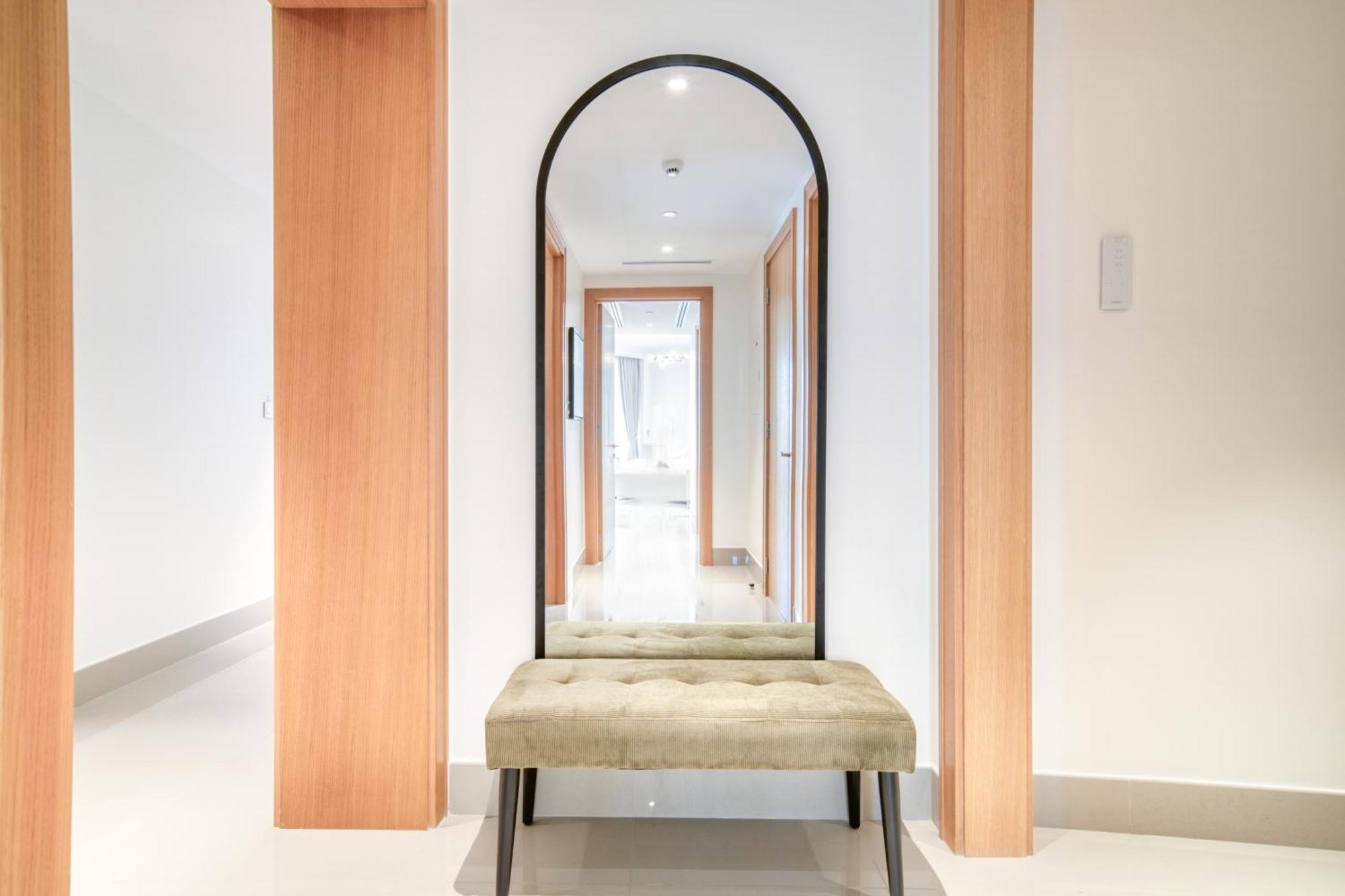 Апартаменты Downtown Luxury - Stunning Burj Khalifa & Sea View - 5 Minutes Walk To Mall