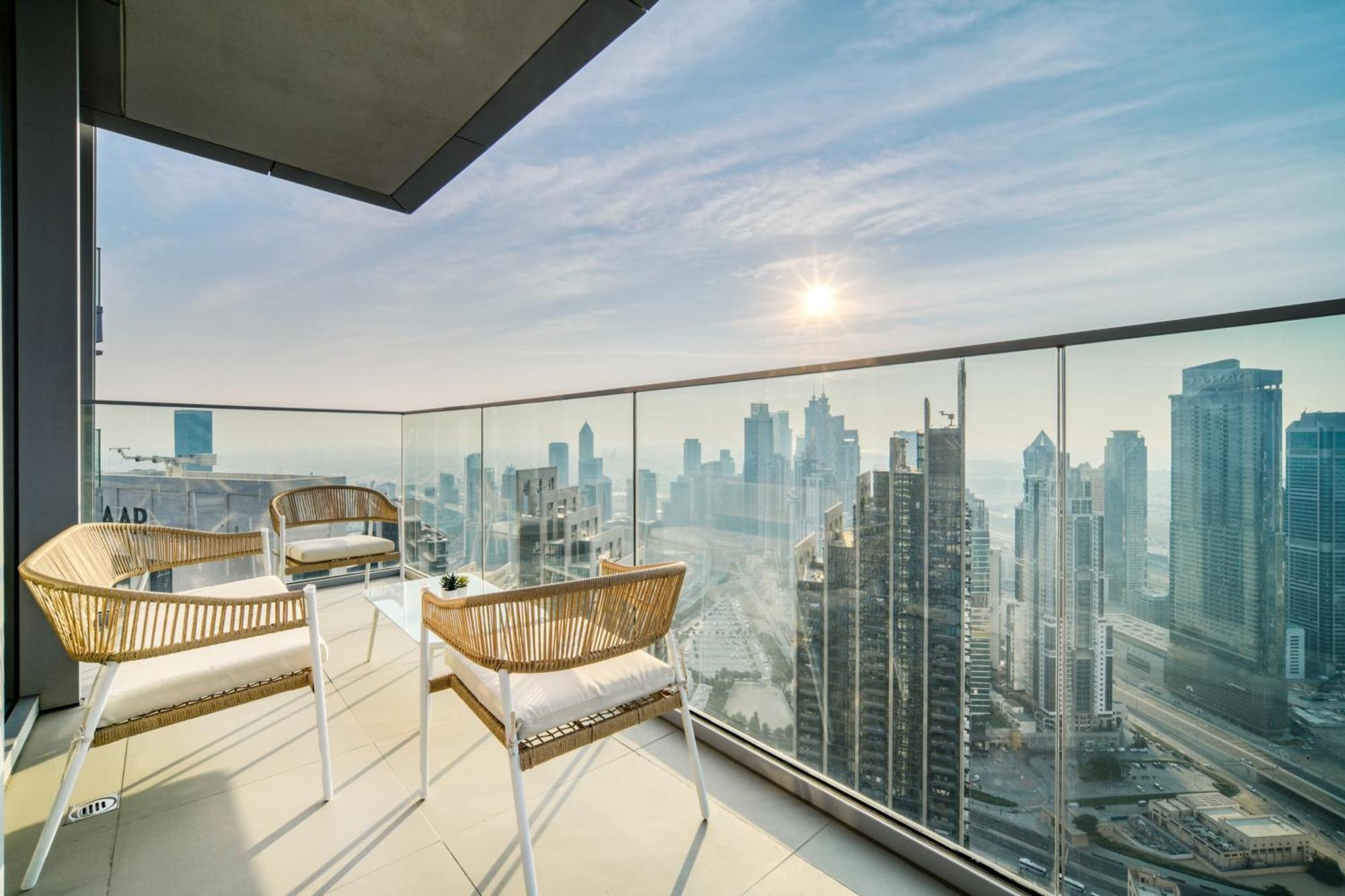 Downtown Luxury - Stunning Burj Khalifa & Sea View - 5 Minutes Walk To Mall Apartment