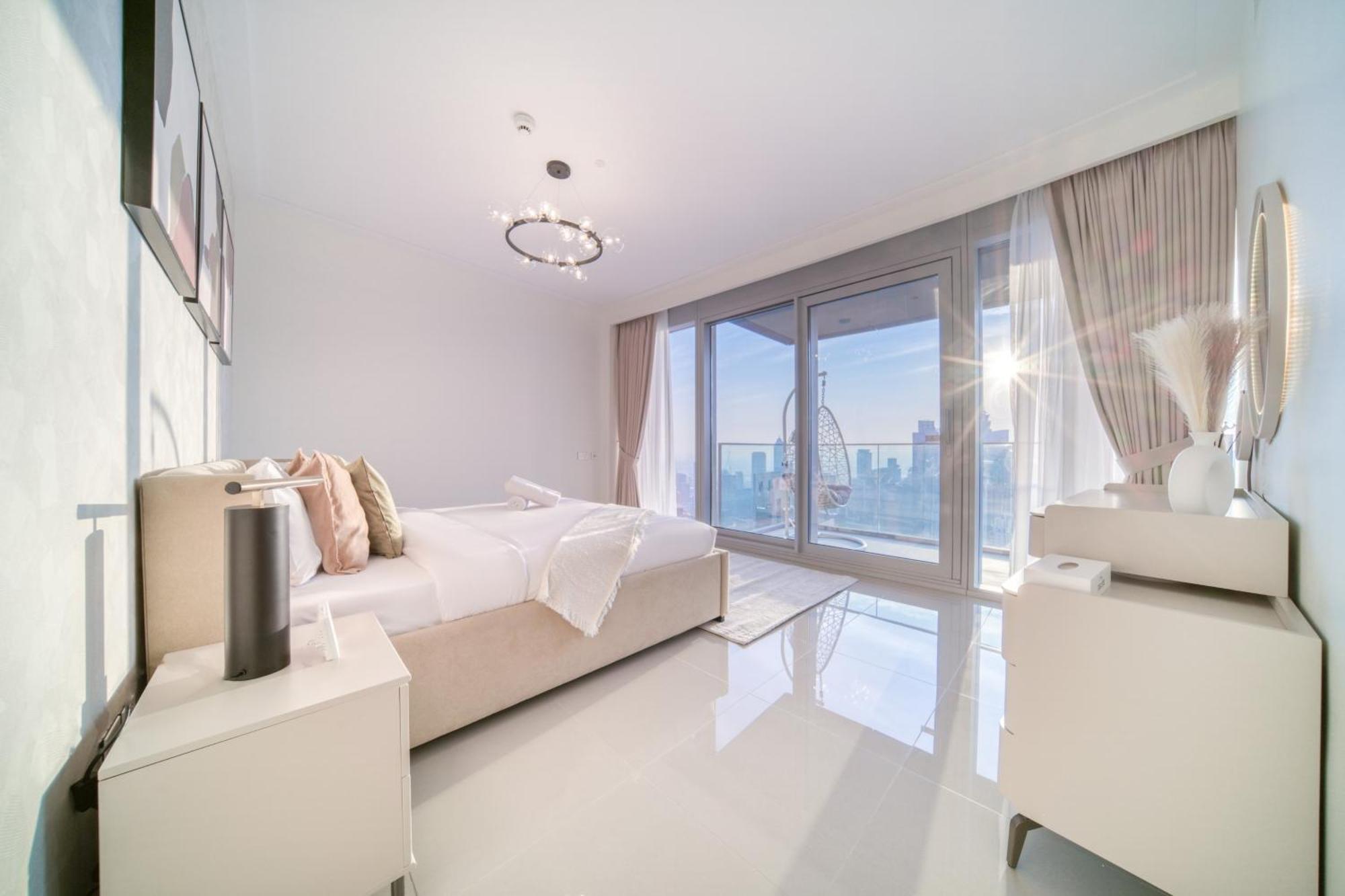 Downtown Luxury - Stunning Burj Khalifa & Sea View - 5 Minutes Walk To Mall Apartment *