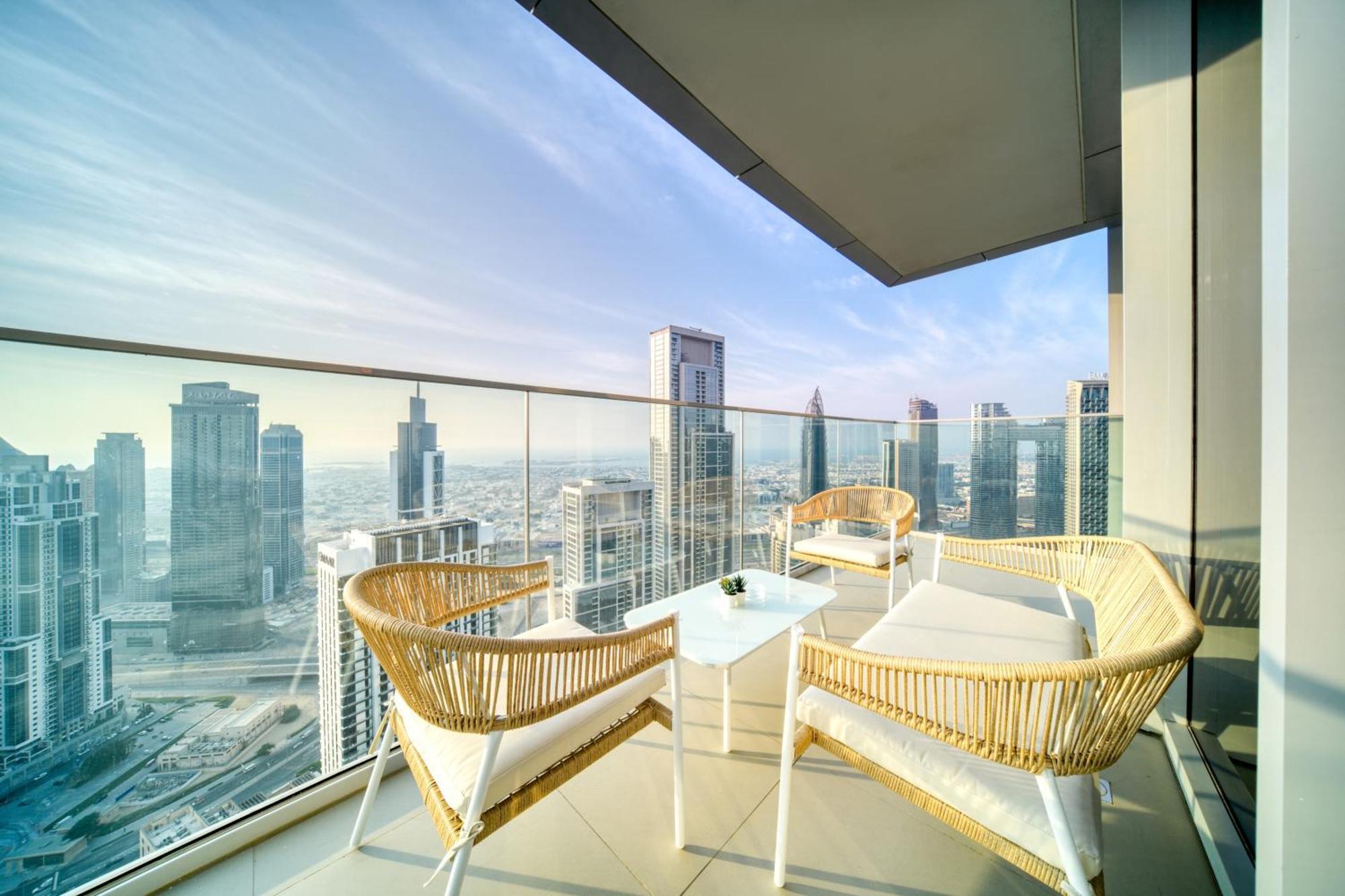 Downtown Luxury - Stunning Burj Khalifa & Sea View - 5 Minutes Walk To Mall *