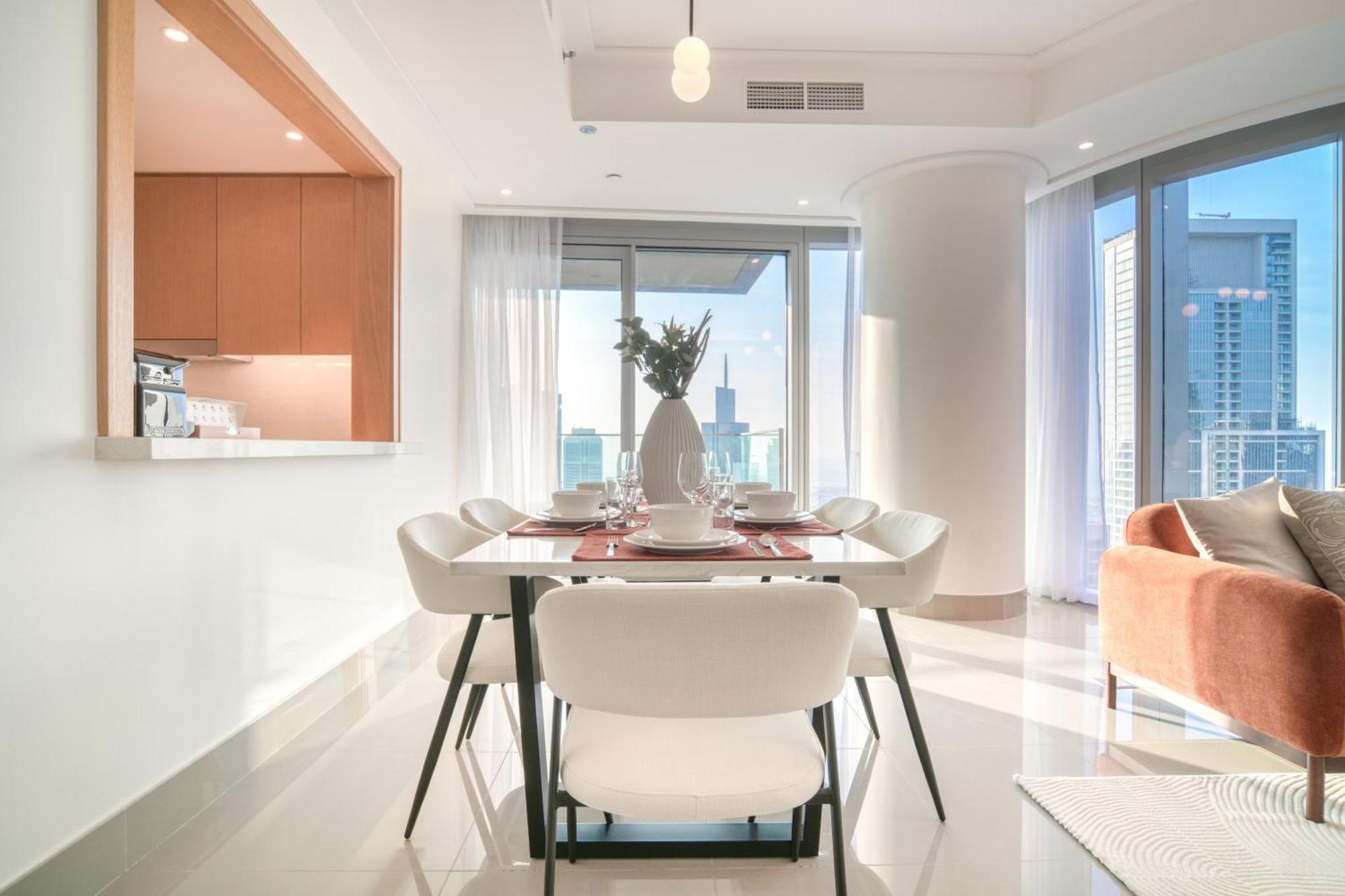 Downtown Luxury - Stunning Burj Khalifa & Sea View - 5 Minutes Walk To Mall Dubai