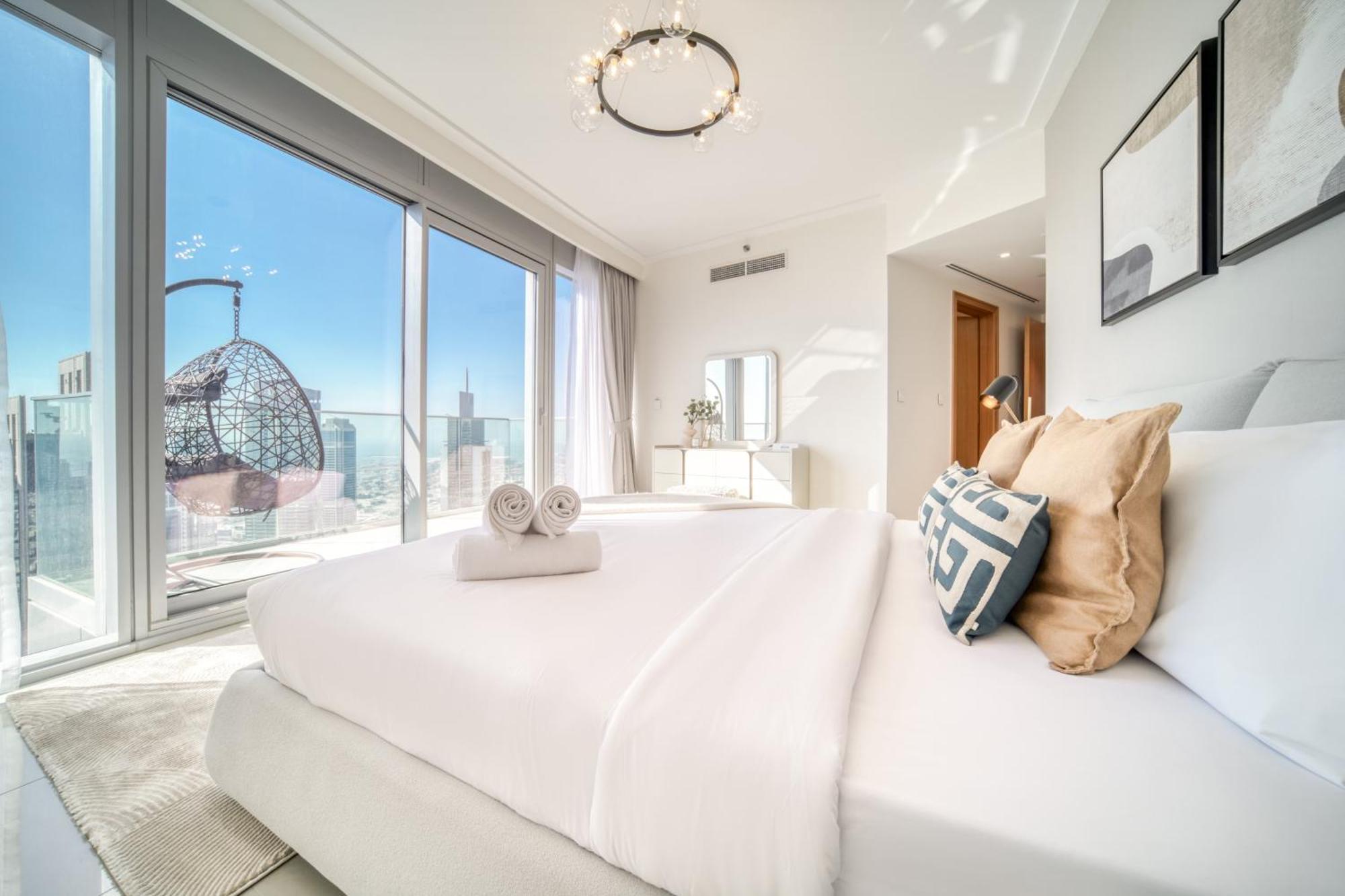 Downtown Luxury - Stunning Burj Khalifa & Sea View - 5 Minutes Walk To Mall Apartment *