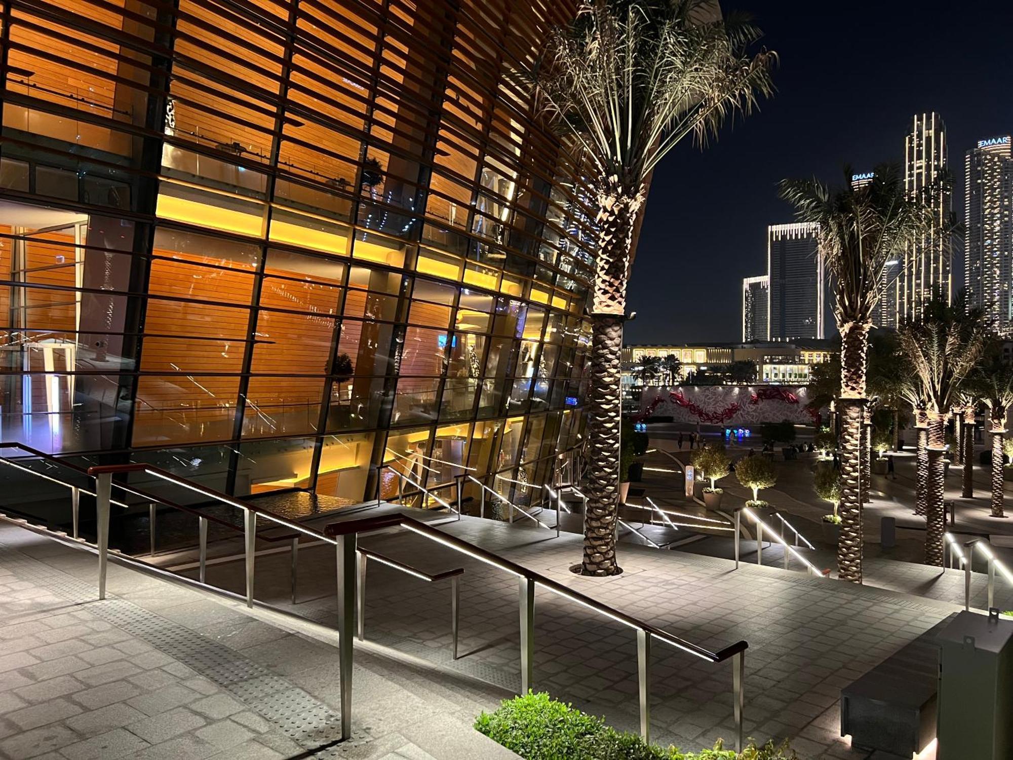 Downtown Luxury - Stunning Burj Khalifa & Sea View - 5 Minutes Walk To Mall Дубай